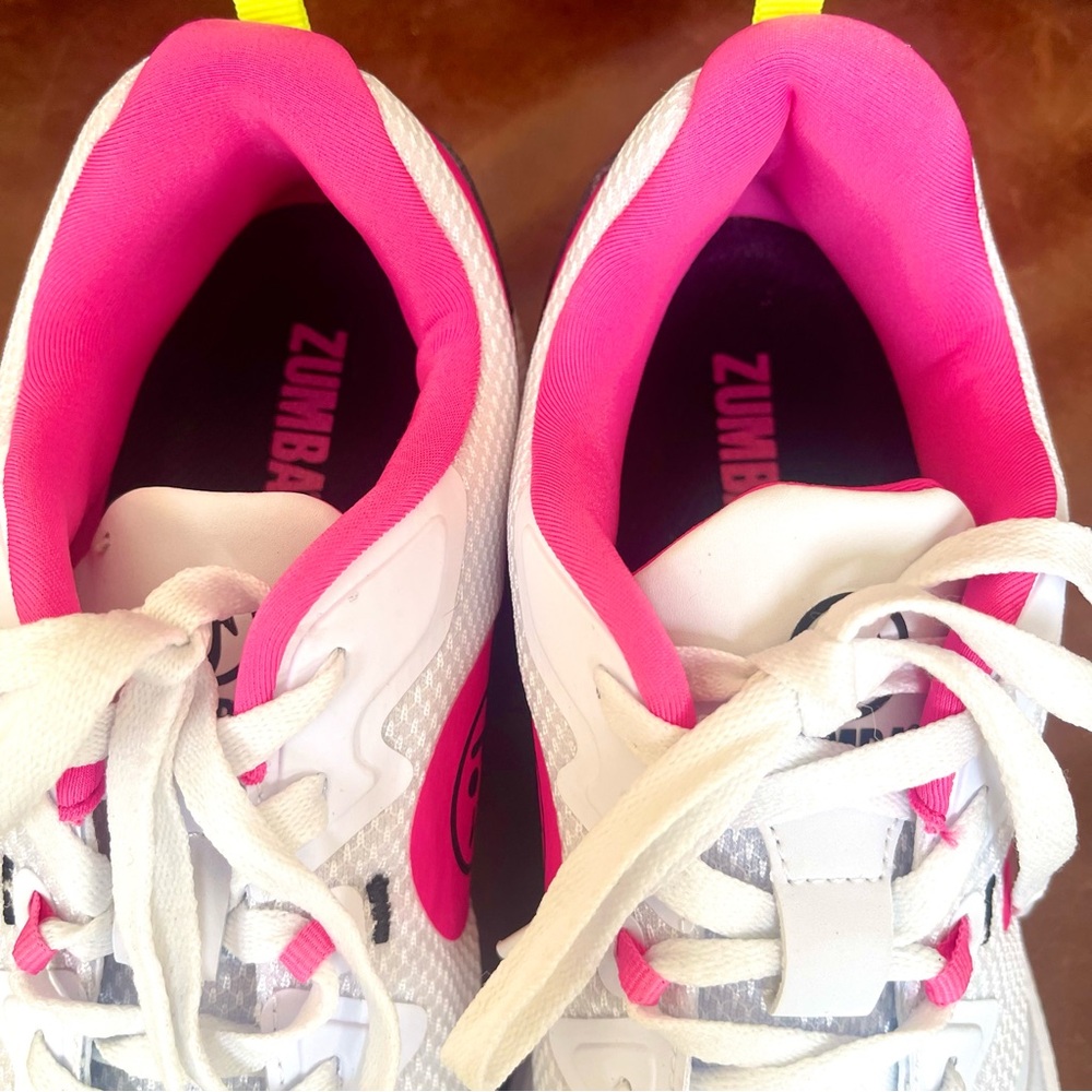 Zumba Train Fitness Trainers Sneakers Designed For High Energy Activities Dance - Picture 12 of 16